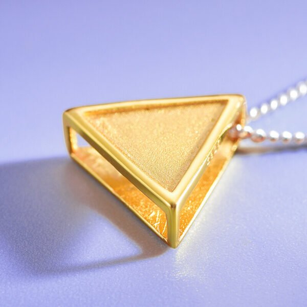 Imagem do Pingente Triângulo em Prata 925 e Ouro 18k | ARISCA