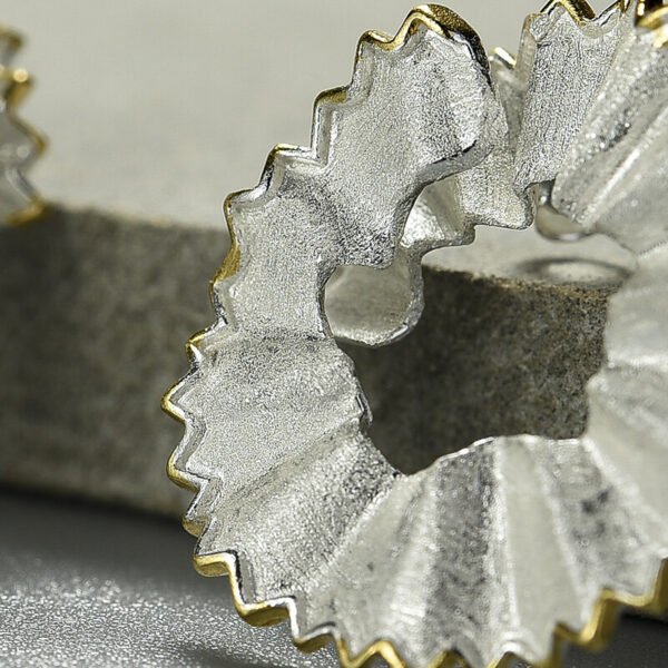 Imagem do Brinco Casca de Lápis em Prata 925 e Ouro 18k | ARISCA